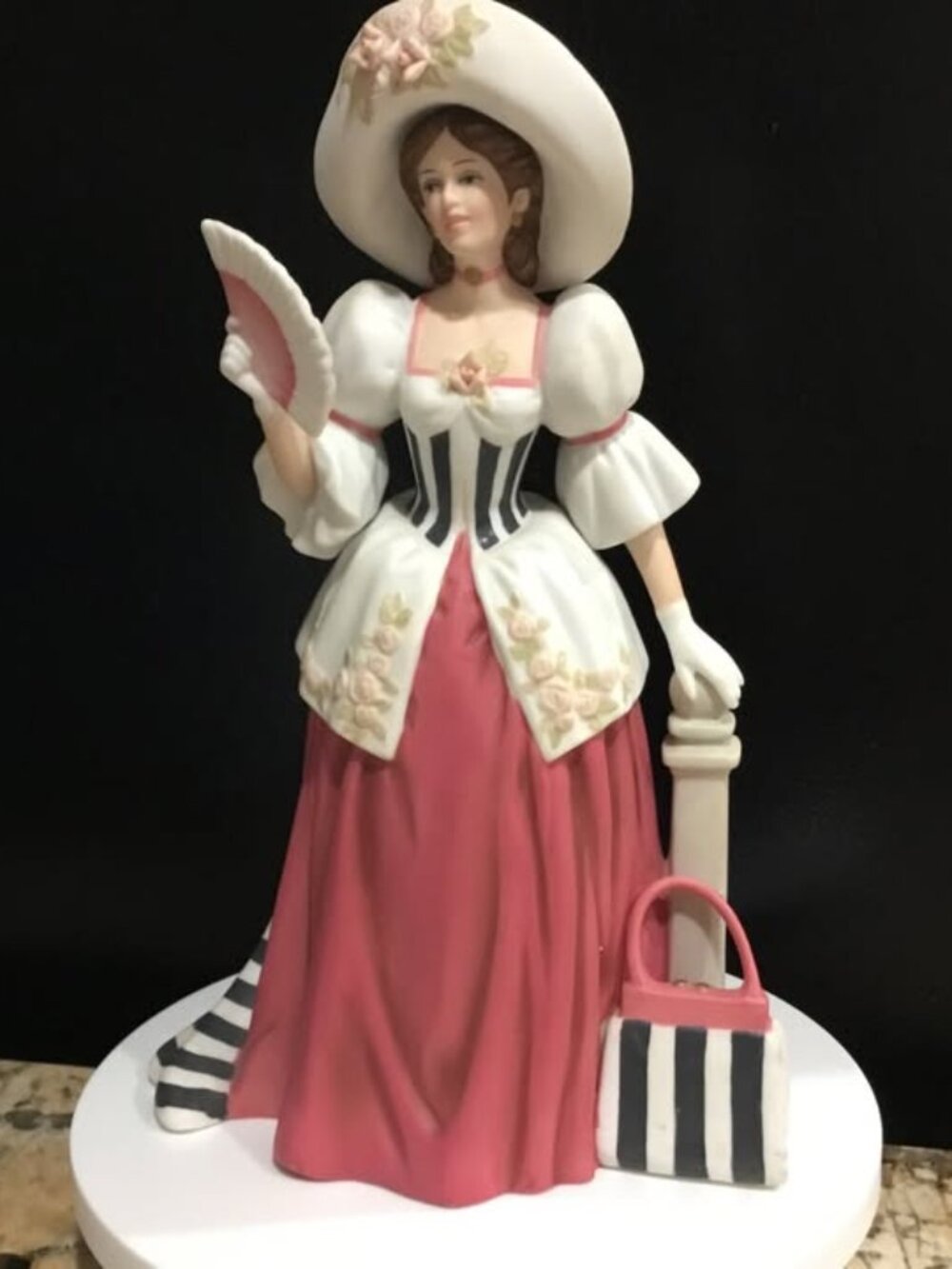 1994-1995 Vintage Mrs. ALBEE Award President's Club Figurine
